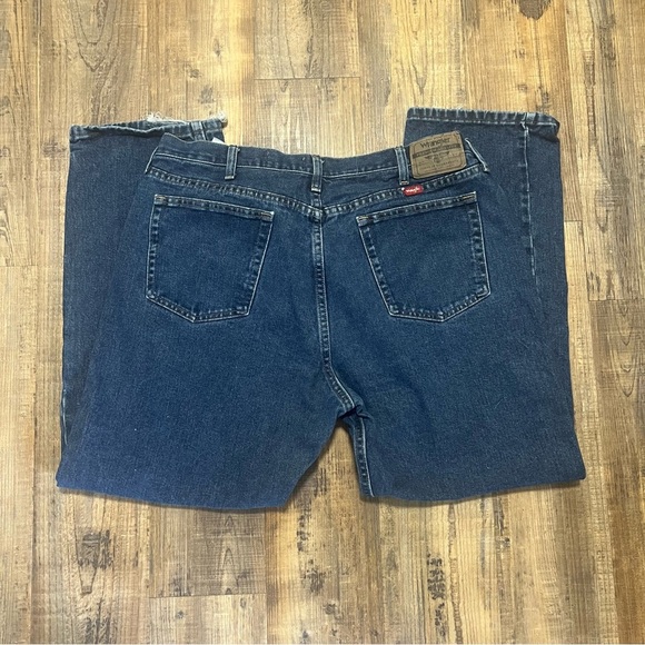 Wrangler Men's Denim Blue Jeans Regular Fit, Straight Leg, Size 40x30 - Picture 4 of 6